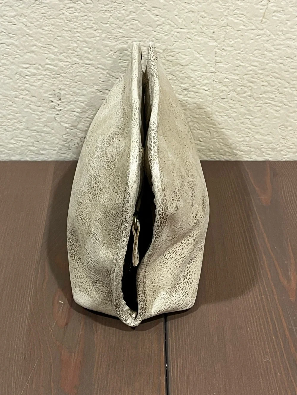 HOBO Leather Makeup Bag Travel Pouch Mesh Zip Pockets Floral Lining Metallic